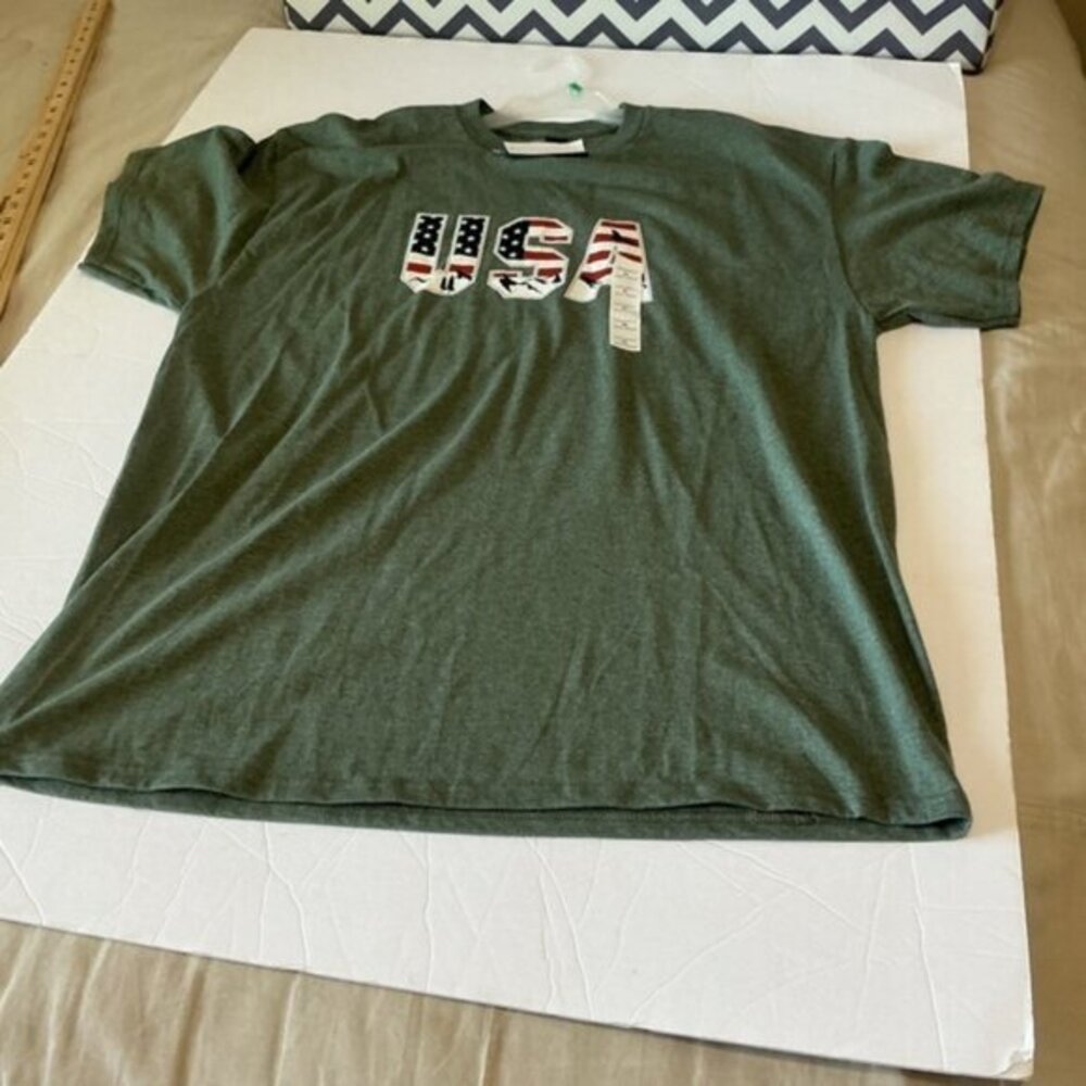 Gildan Olive green USA Graphic Tee unisex size XL